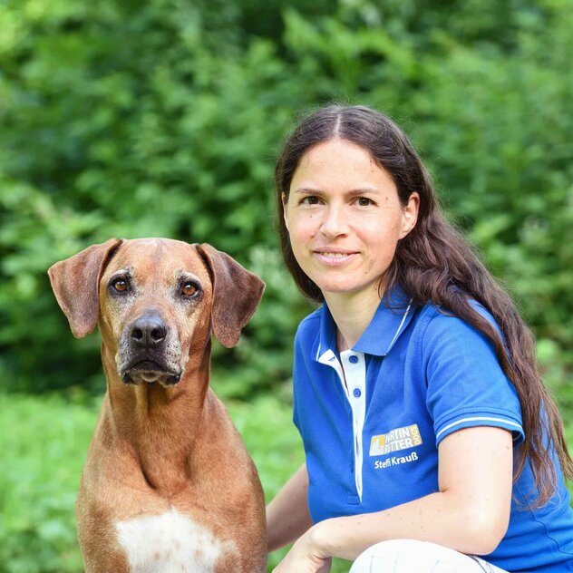 Steffi Krauß mit ihrem Hund Jamani